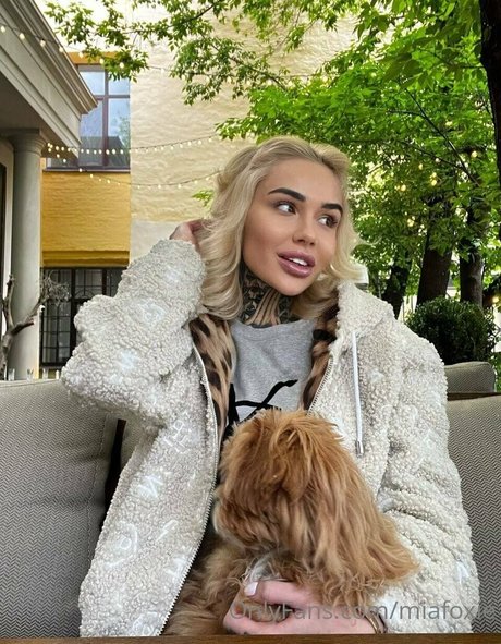 エボニートップオンリーファン セクシーヌード 画像