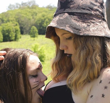 カムフィートオンリーファンズ 無料 ギャラリー