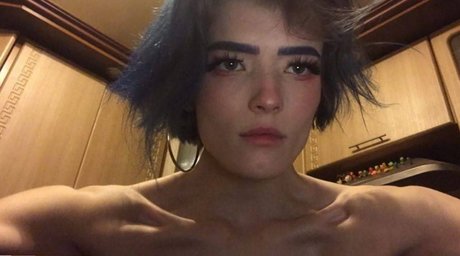 Ksenkanesesh ヌードモデル 写真