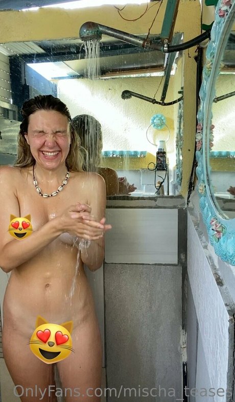 mischa teases ポルノスター パーフェクト 写真