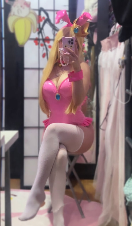 luhvars セクシー女優 写真