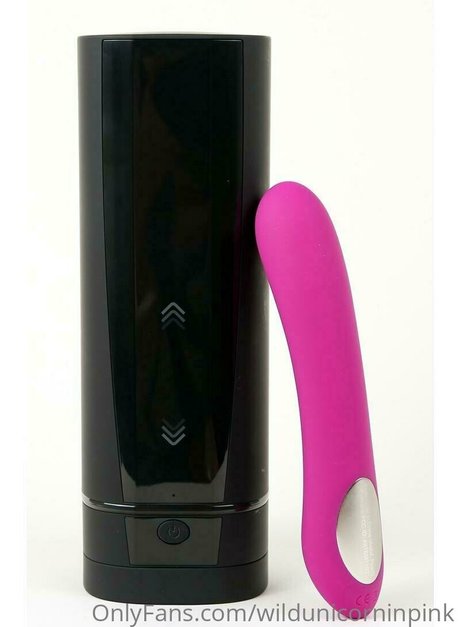 wildunicorninpink ポルノスター ヌード 写真