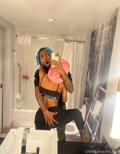 Dabbgasmmm xxx女優 写真