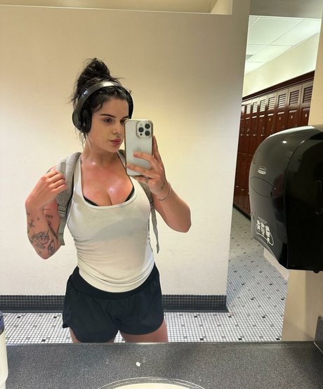 Hope Schwing スター ヌード ギャラリー