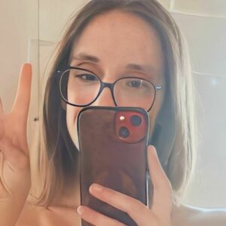 Ashley Victoria Robinson_ エロティック女優 画像