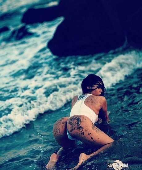 柔軟なオンリーファンズ ポルノ 画像