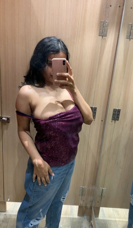 Desiaurora セックス女優 画像