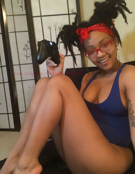 Iconic3ileen 独占スター 写真