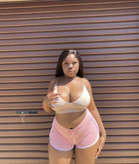 Wandi Ndlovu ヌードモデル 写真