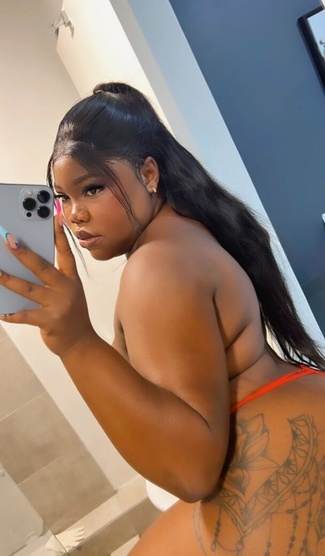 Wandi Ndlovu XXXモデル 画像