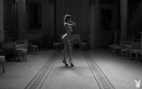 Marina Emanuela Saia スター ヌード 写真