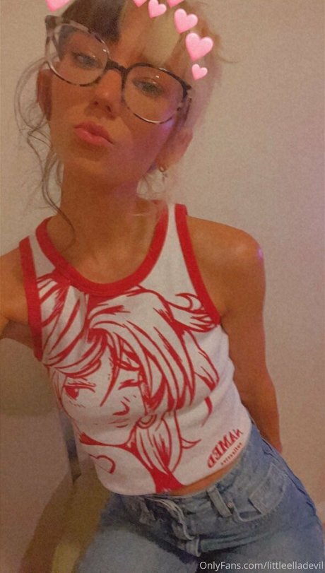 elladevilfree ヌードモデル 写真