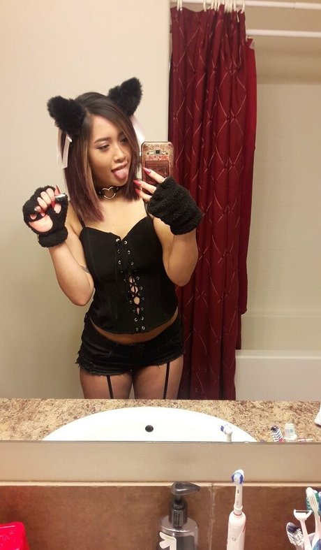 pisssbabyy アートモデル 写真