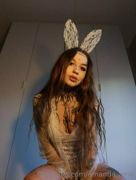 amanda mu ポルノスター ヌード 画像