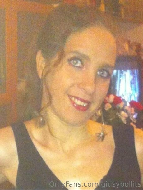 only queen84 アダルトモデル 写真