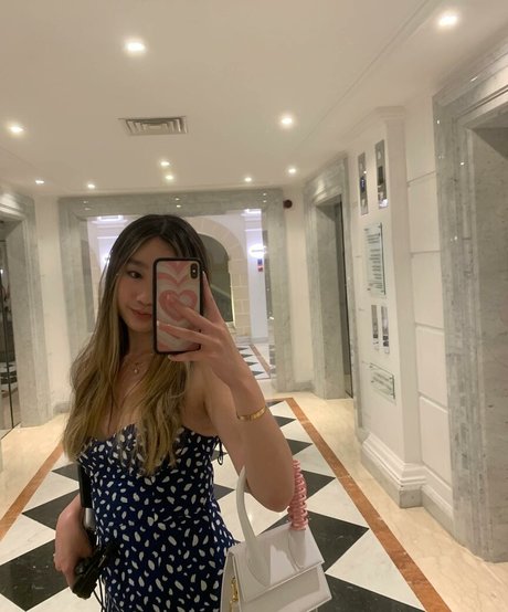 Lisabby エロティックなスター 写真