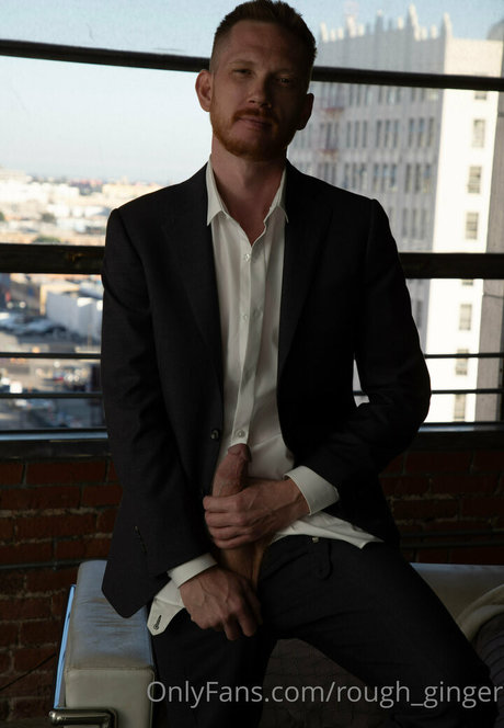 rough ginger アダルトスター 写真