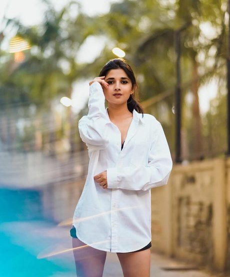 Kanika Mann ポルノモデル 写真