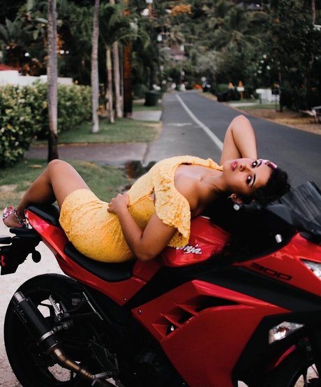 Chloe Alexander 高品質モデル 写真