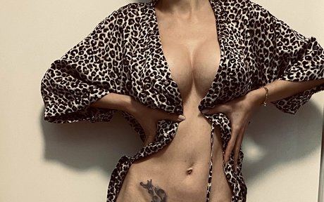 スキニーモデルオンリーファンズ ホットxxx 写真