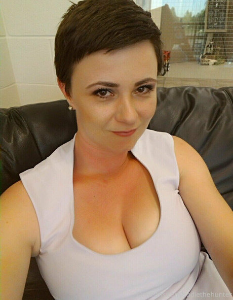 sadiethehunter 美しいポルノスター 画像