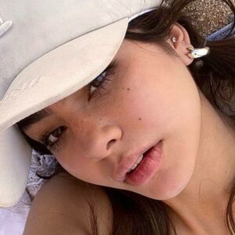 巨乳アマチュアオンリーファンズ 無料ポルノ 画像