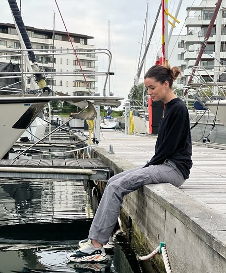 フィットネスベイビーオンリーファンズ セクシーヌード 画像