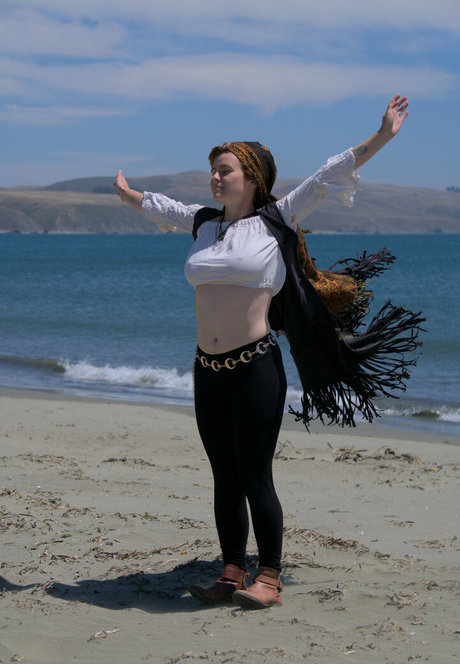 レズビアンマッサージオンリーファンズ 美しいヌード 画像