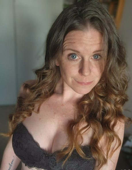 イギリスのおばあちゃんオンリーファンズ HD ギャラリー