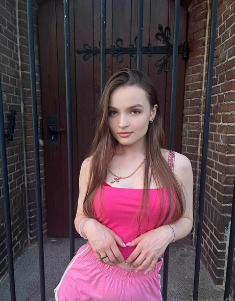 巨乳ストリップオンリーファンズ ポルノグラフィック 写真