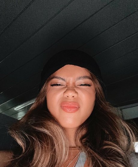 日本の熟女オンリーファンズ 無料ポルノ ギャラリー