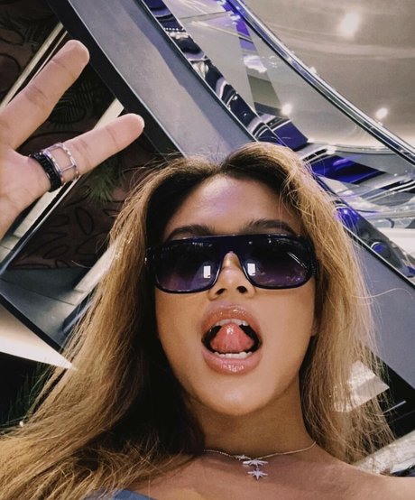 Bianca Bustamante ポルノスター 独占 ギャラリー