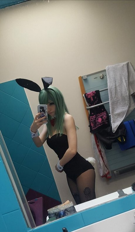 スペードのクイーン オンリーファンズ セクシーヌード 写真