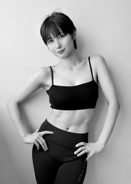 Oshima Rino ポルノモデル 写真