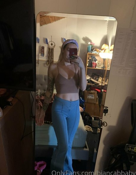 オンリーファンズ オフ ヌード 写真