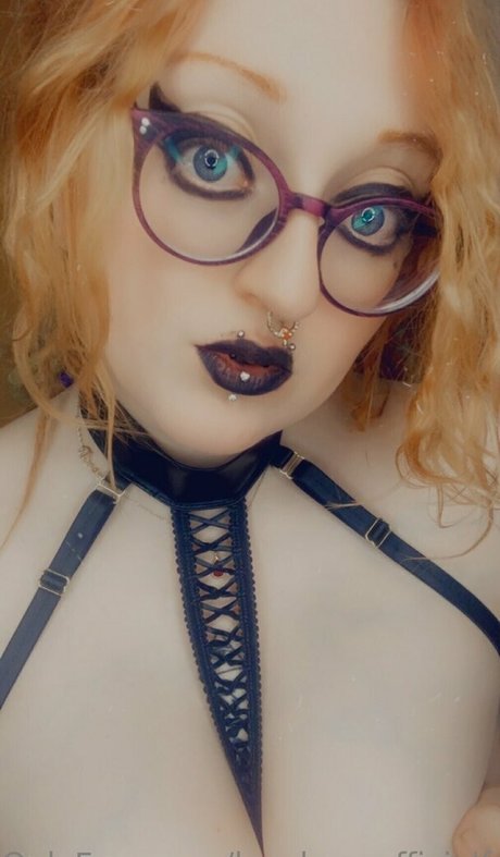 黒檀の熟女オンリーファンズ ホットセクシー ギャラリー