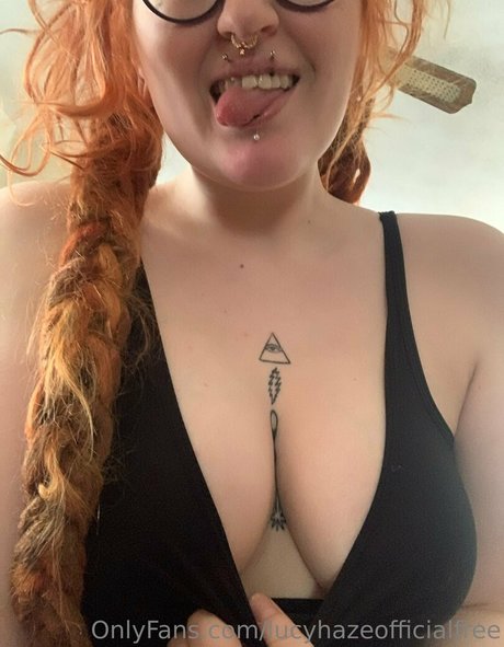 ぽっちゃりブロンドのオンリーファンズ ホット 画像