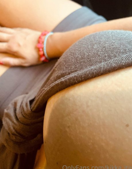 スキニーモデルオンリーファンズ エロチック 写真