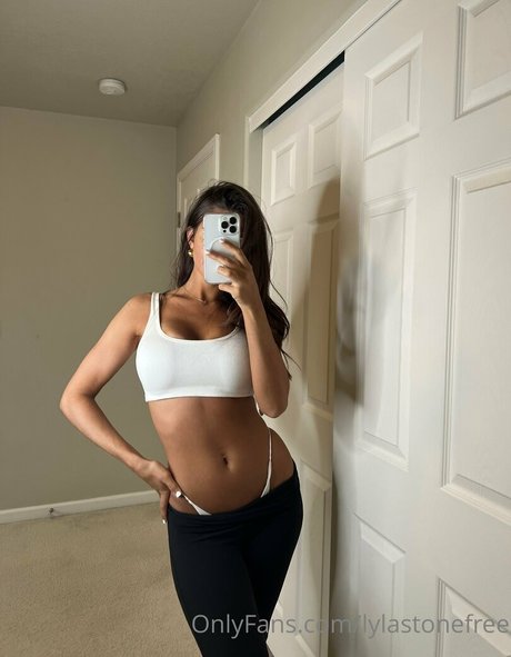 lylastonefree エロティックなスター 画像