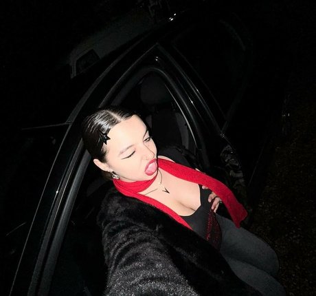 Maddie Adderley 高品質モデル 写真