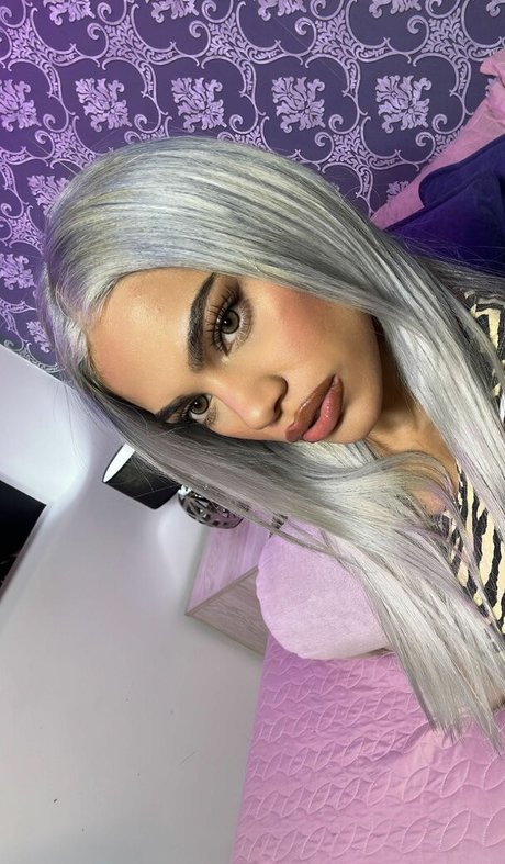 Shelynna アダルトモデル 写真