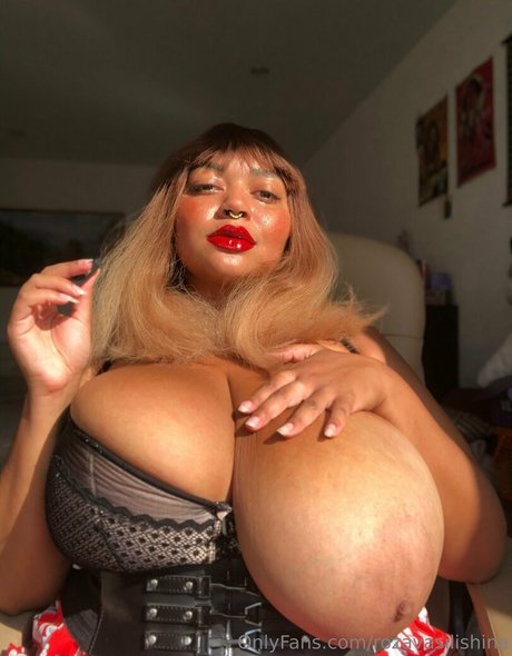 曲線美のxxx オンリーファンズ セクシー裸 ギャラリー