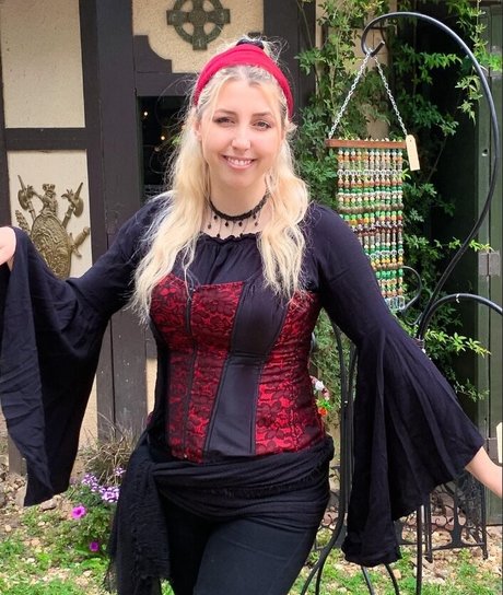 Abigail Cristea エロティックモデル 写真