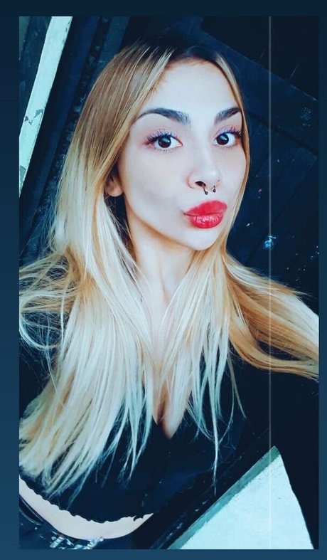 natalybabyy ポルノスター アート アーカイブ