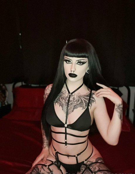 Alyssa Rayn 裸の女優 画像