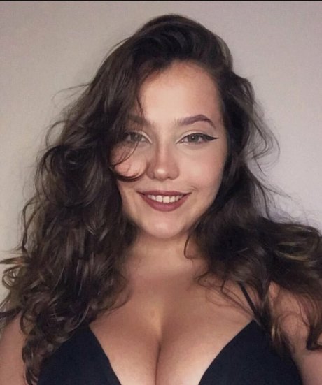 RED Mariana 完璧なスター 写真