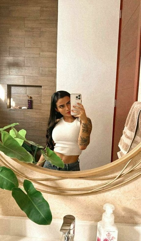 超デブおばあちゃんオンリーファンズ アートポルノ 写真