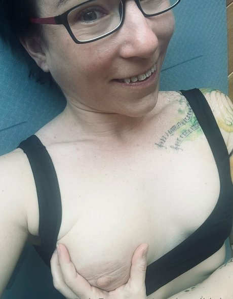 starkandkinky ポルノモデル アーカイブ