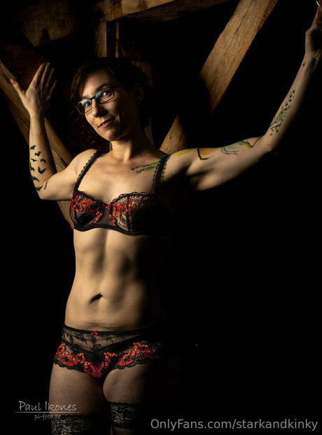 starkandkinky 高品質女優 写真