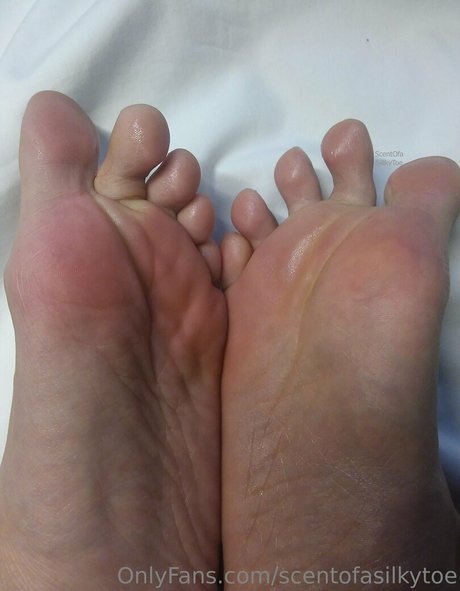 カーリーエボニーオンリーファンズ 限定 写真